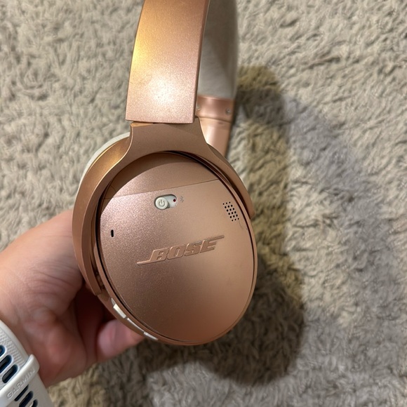 Bose Accessories - Bose quietcomfort rose gold